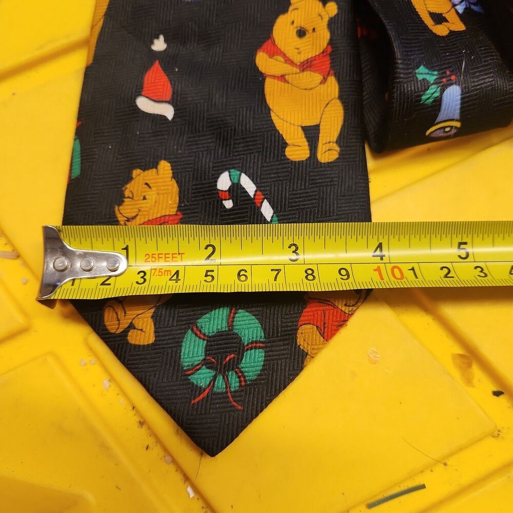 Vintage Disney Mens Necktie Black Winnie the Pooh Christmas Holiday 56" - Picture 2 of 2